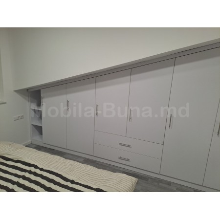 Шкафы под углом  для мансарды 